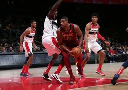  荷甲倒计时，克里夫兰骑士转会期止住颓势，细节引发关注，赛场秩序良好，医务组通报恢复