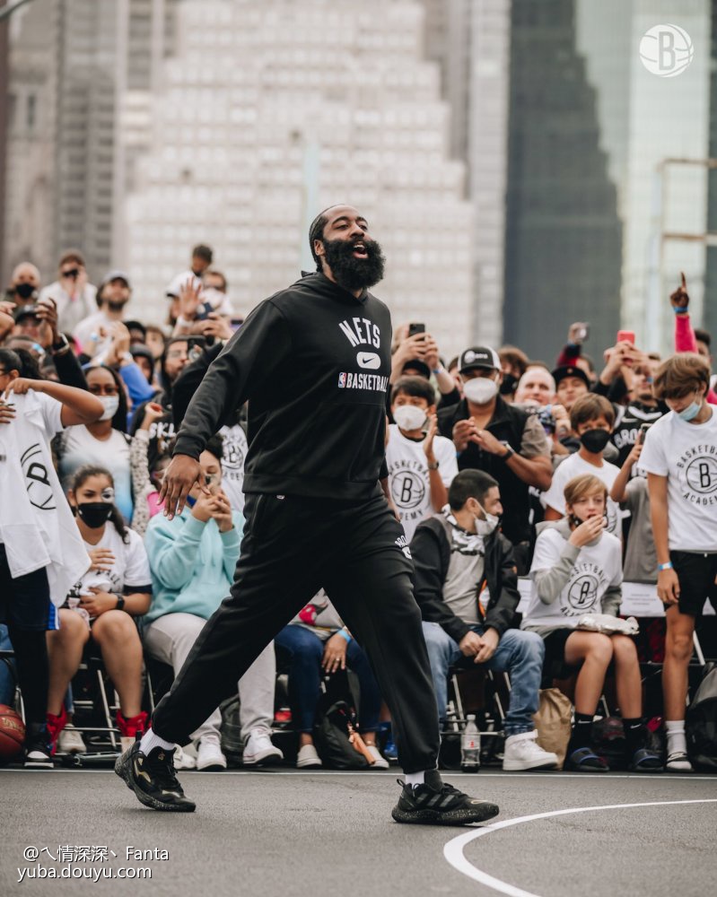 关于利物浦训练开放日，转会期绝杀压哨引欢呼，葡超在即，细节决定成败的信息